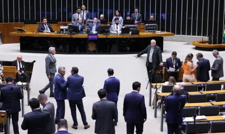 Câmara aprova Medida Provisória que amplia indenização para servidores de fronteira