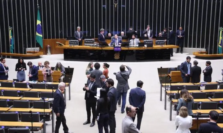 Câmara aprova medida para reduzir fila do INSS