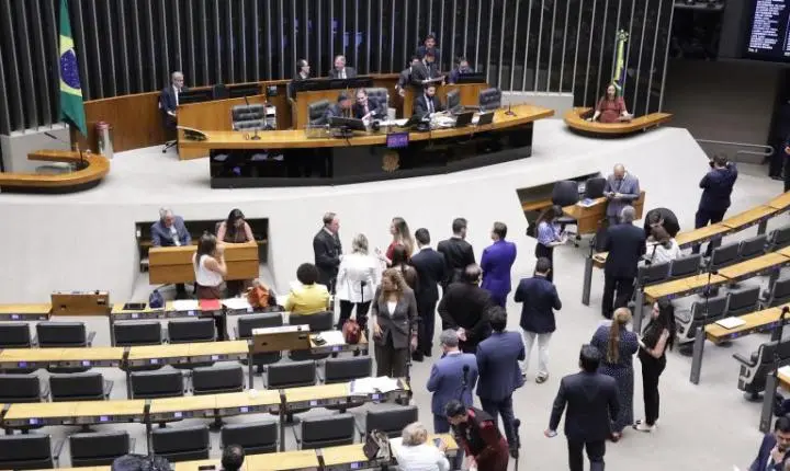 Câmara dos Deputados aprova alteração em cargos da justiça do trabalho de goiás
