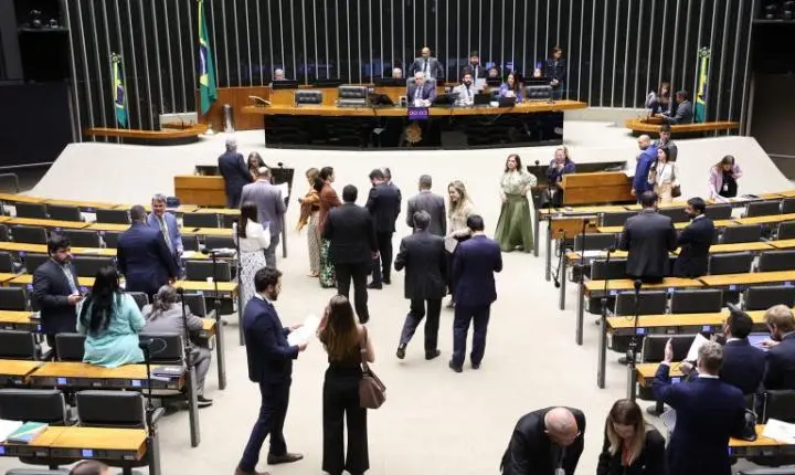 Câmara dos Deputados aprova fim da tarifa mínima para serviços de água e esgoto