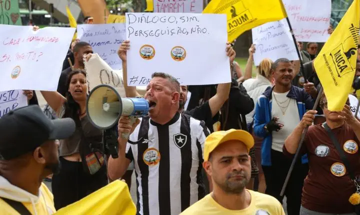 Camelôs do Rio de Janeiro manifestam-se contra o Programa Tolerância Zero da prefeitura