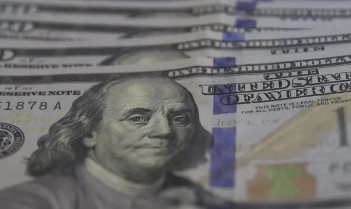 Com foco no yuan, China expande infraestrutura financeira na África e busca reduzir dependência do dólar