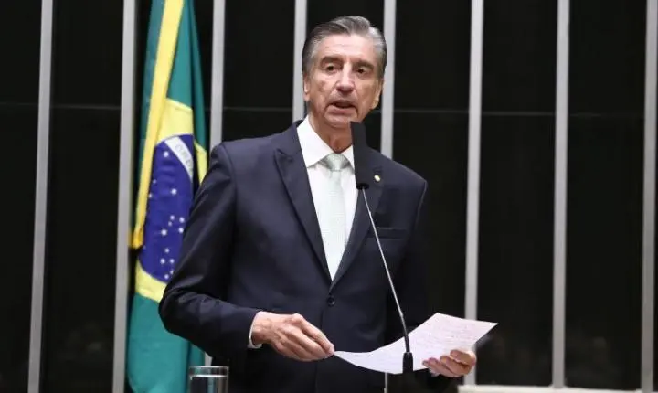 Câmara dos Deputados aprova ações de conscientização contra a adultização infantil