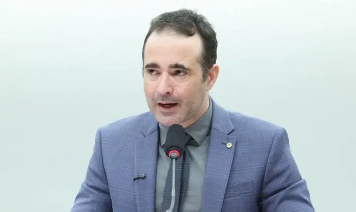 Comissão aprova criação do Auxílio Mãe Atípica no valor de R$ 600