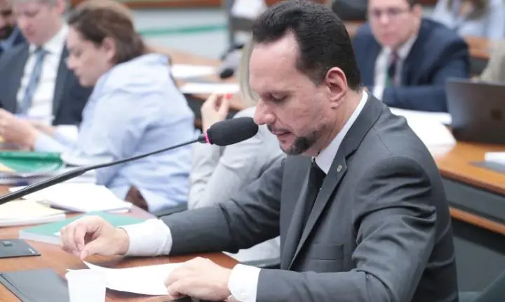 Comissão aprova incentivo fiscal para combate ao desemprego prolongado