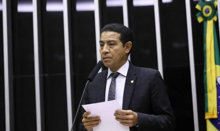 Câmara aprova política nacional de letramento digital para pessoas idosas