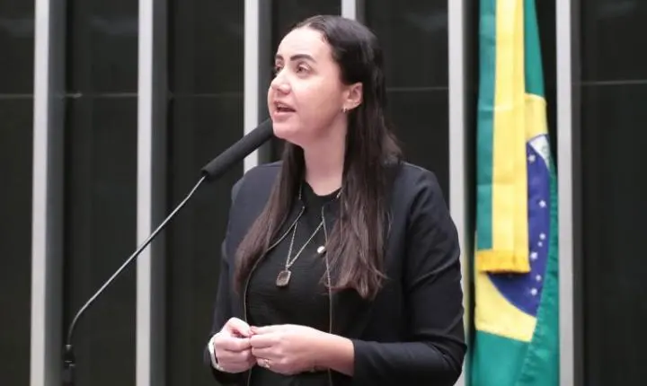 Escolas deverão comunicar suspeitas de trabalho infantil ao conselho tutelar, decide comissão