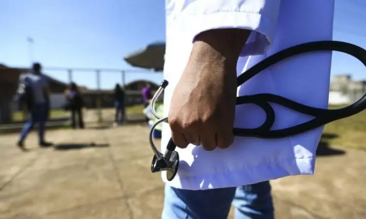 Medida Provisória 1370: comissão mista vota exame para médicos nesta quinta
