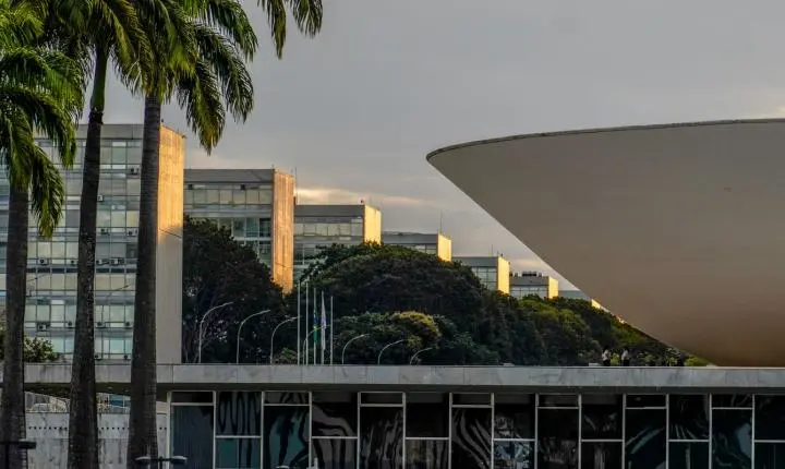 Congresso se aproxima do recesso parlamentar sem votar PEC 6x1 e criminalização da misoginia
