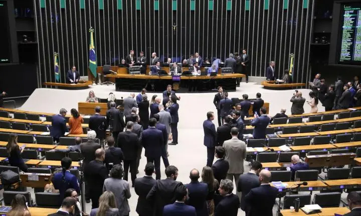 Bancada feminina cresce no Congresso Nacional após eleições