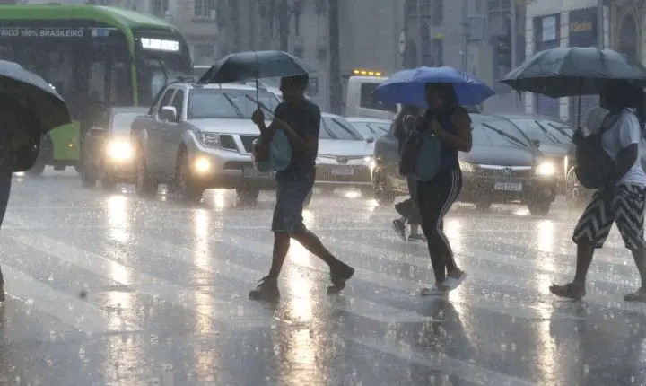 Defesa Civil emite alerta para chuvas fortes em São Paulo
