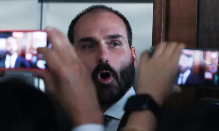Eduardo Bolsonaro tem mandado de prisão registrado no sistema nacional
