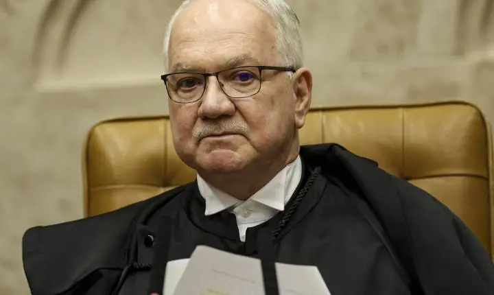 Fachin devolve relatoria das investigações do INSS para André Mendonça
