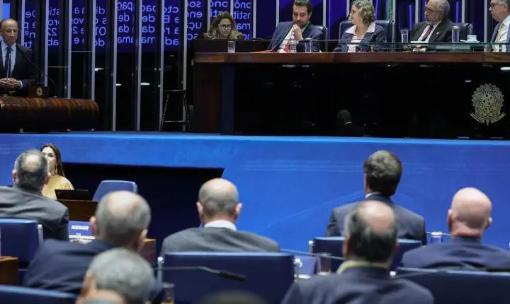 Fim da escala 6x1 avança no Senado e pode ser votado em primeiro turno