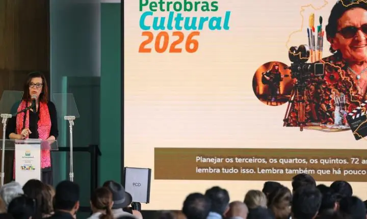 Gasolina deve ter preço reduzido, acompanhando o mercado internacional, diz Petrobras