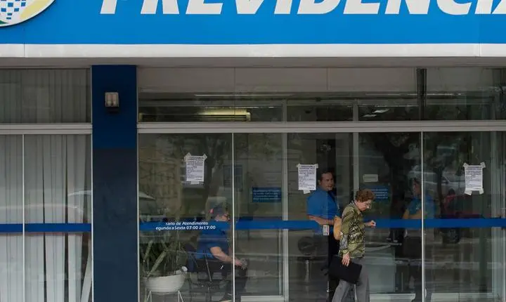 Governo libera R$ 547 milhões via crédito extraordinário para reembolsar beneficiários do INSS por descontos indevidos