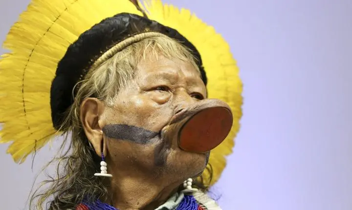 Cacique Raoni mantém saúde estável e respira sem aparelhos na UTI