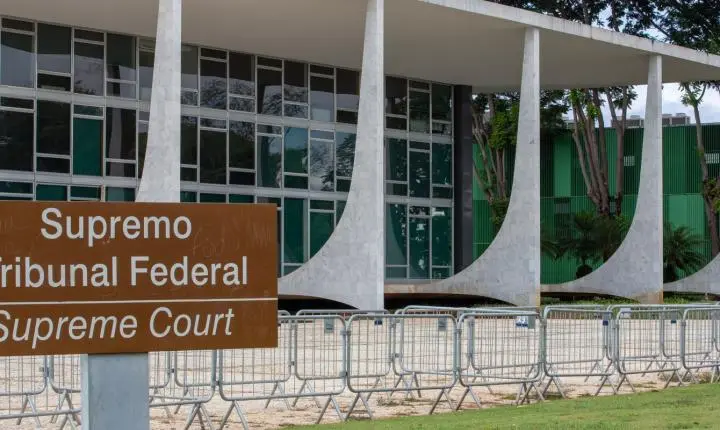 Ministro Alexandre de Moraes agenda depoimento de Flávio Bolsonaro à PF por acusação de calúnia