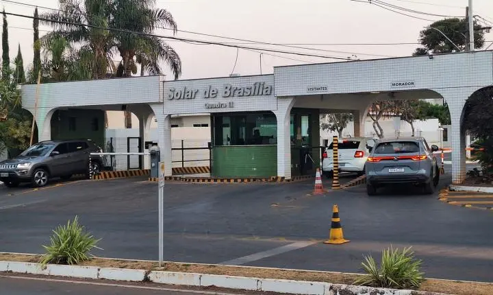 Moraes impõe novas restrições e suspende visitas a Bolsonaro