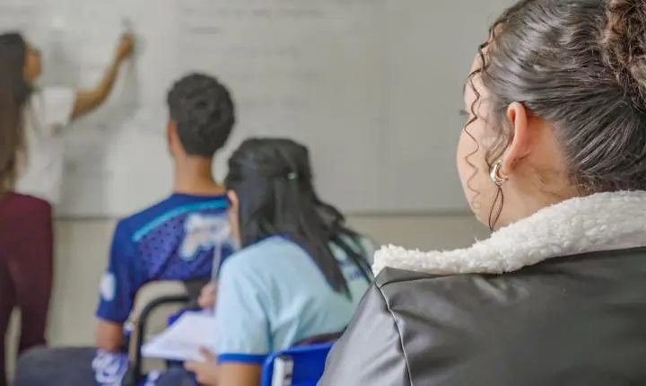 Quarta parcela do Pé-de-Meia é liberada para estudantes nascidos em maio e junho