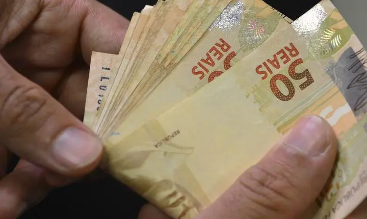 Número de superendividados no Brasil salta 75% e atinge 20,3 milhões, diz BC