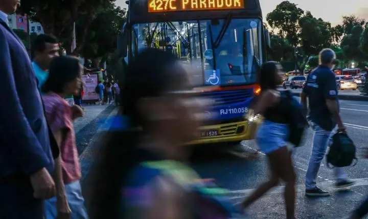 Solidão e exaustão elevam abstenção nas urnas no Brasil, aponta pesquisa