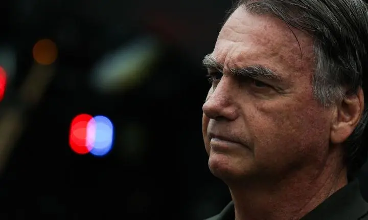 PGR apoia retorno de visitas de Flávio Bolsonaro ao pai na prisão domiciliar