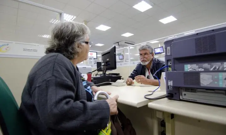 Projeto prevê atendimento a idosos em espaços exclusivos em órgãos públicos