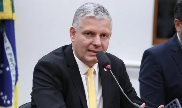 Projeto propõe Imposto de Renda isento para aposentados com sequelas neurológicas