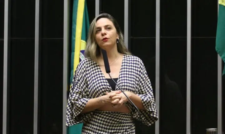 Projeto restringe compra de celulose branqueada pelo governo federal