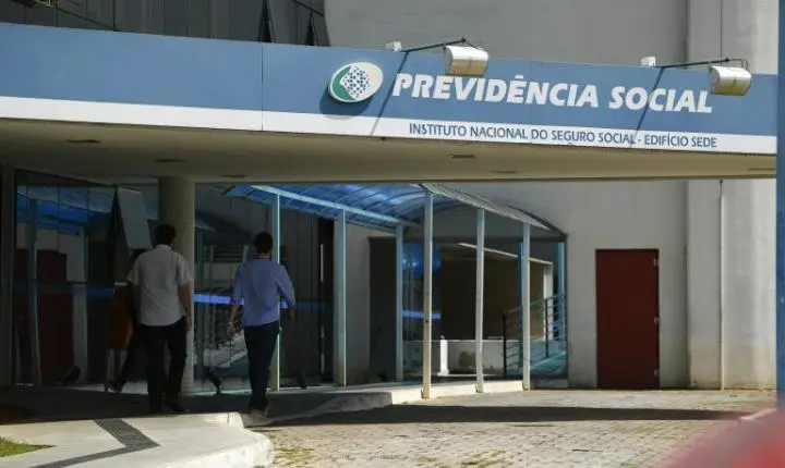 Projeto de lei garante ligações gratuitas para o INSS e Ministério do Trabalho