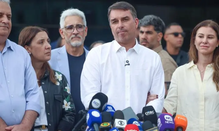 STF desmente ordem de buscas contra Flávio Bolsonaro