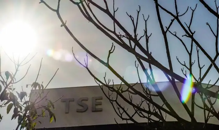 Com decisão do TSE, redes devem manter fora do ar posts com acusações falsas