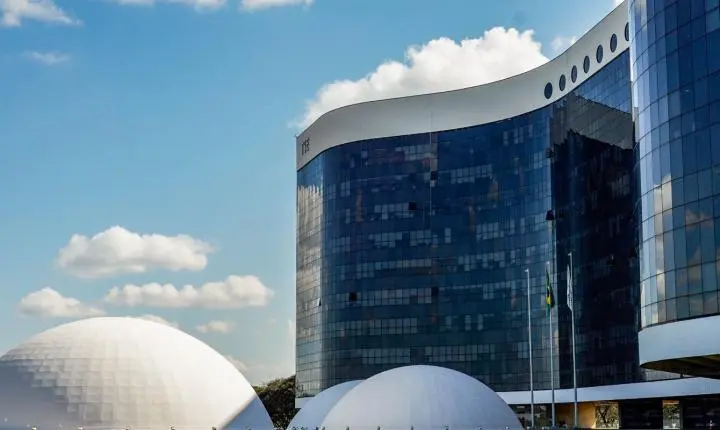 TSE rejeita pedido da campanha de Flávio contra posts de sindicatos